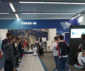 Uczniowie 7a w Centrum Edukacji Lotniczej Kraków Airport