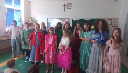 Różyczka w szponach sieci