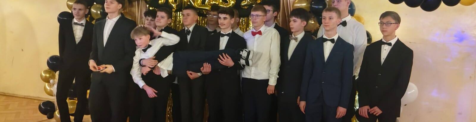 Bal ósmoklasistów w Szkole Podstawowej nr 1