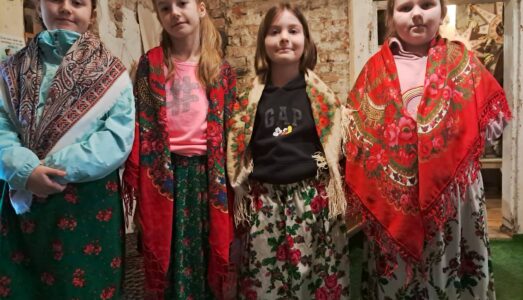 Wycieczka klas drugich do Muzeum Górali i Zbójników w Rabce