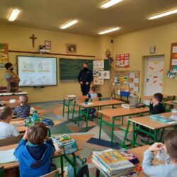 Spotkanie z Policjantem w klasie 2a