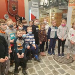 WYCIECZKA DO ,,MUZEUM NIEPODLEGŁOŚCI” W MYŚLENICACH