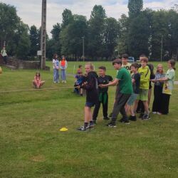 Zajęcia sportowe na boisku ,,Raba"