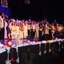 Koncert przygotowany przez uczniów i nauczycieli naszej szkoły.