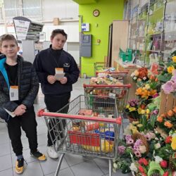 Nasi wolontariusze w akcji świątecznej