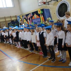 Uczniowie podczas ślubowania