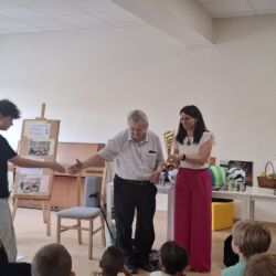 Wręczenie pucharów za udział i miejsca w Turnieju Szachowym