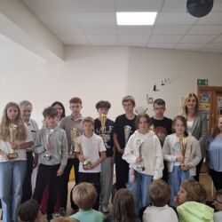 Wręczenie pucharów za udział i miejsca w Turnieju Szachowym