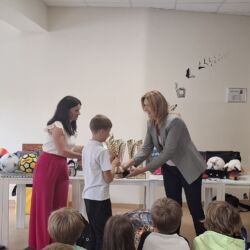 Wręczenie pucharów za udział i miejsca w Turnieju Szachowym