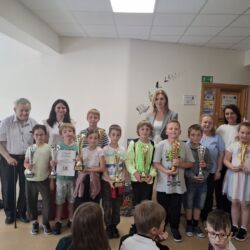 Wręczenie pucharów za udział i miejsca w Turnieju Szachowym