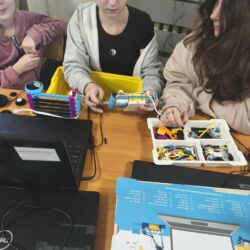 Praca z Logo Education w klasie 6b