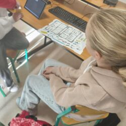 Praca z Logo Education