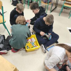 Lekcja informatyki z Lego Education
